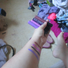 Swatch de fanninès : Liquid Suede Rouge à Lèvres Crème, NYX