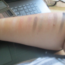 Swatch de fanninès : Naked 2  Basics Palette, Urban Decay