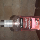 Swatch de Testeur17 : Gel Nettoyant Pamplemousse Rose Visibly Clear, Neutrogena