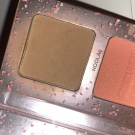 Swatch de Mya1902 : Hoola - Poudre Soleil, Benefit Cosmetics
