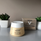 Swatch de Stephy22100 : Neovadiol Magistral Nuit, Vichy