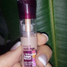 Swatch de Naty30G : Instant Anti Age l'Effaceur Yeux, Maybelline New York