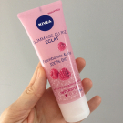 Swatch de frajosna : Gommage au riz éclat, Nivea