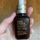 Swatch de Kiimiinekoolullaby : Advanced Night Repair Sérum Anti-Âge Global, Estée Lauder