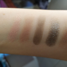 Swatch de Claita : Mini Retro - Palette de fards à paupières format voyage, Natasha DENONA