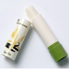 Swatch de Magamedova : Baume Lèvres Vanille, Yves Rocher