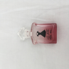Swatch de Magamedova : La Petite Robe Noire - Eau de Parfum, Guerlain