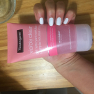 Swatch de Maissaneouchrih94 : Gel Nettoyant Exfoliant Pamplemousse Rose, Neutrogena