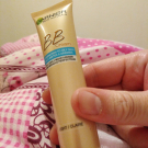 Swatch de Mariemery : BB Crème Soin Miracle Perfecteur Peaux mixtes à grasses, Garnier