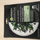 Swatch de comar2 : Black mask tissu, Garnier SkinActive