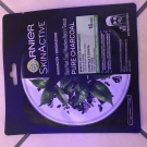 Swatch de comar2 : Black mask tissu, Garnier SkinActive