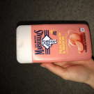 Swatch de Sorayabns : Gel douche extra doux, pêche blanche & nectarine, Le Petit Marseillais