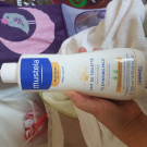 Swatch de Alison Calmer : Lait de toilette, Mustela