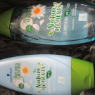Swatch de Godiee : Après-Shampoing Hydratation Eau de Coco et Fleur de Lotus -Nature Moments, Schwarzkopf