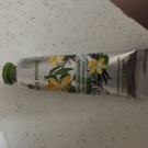 Swatch de Chaton02 : Crème mains sensuelle Vanille Bourbon, Yves Rocher