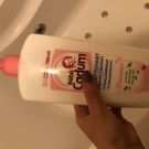 Swatch de Marinatxr : GEL SANS SAVON DOUCEUR corps et cheveux, Bébé CADUM