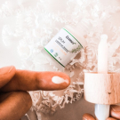 Swatch de Julie_lab30 : Sérum - La guerre aux boutons, Cosmoz