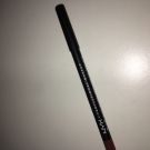 Swatch de Yous94 : Crayon a lèvres suede matte lip liner nyx, NYX