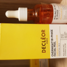 Swatch de Crows : Peeling de nuit bi-phase mandarine verte, Décléor