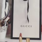 Swatch de -G'odt- : Rouge a lèvres satin, Gucci