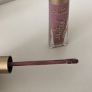 Swatch de Ilabeauty : Melted Matte - Rouge à lèvres liquéfié longue tenue mat, Too Faced