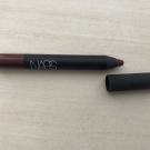 Swatch de Ilabeauty : Velvet Matte Lip Pencil - Crayon à Lèvres Velours Mat, Nars