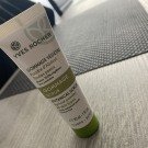 Swatch de Leachnl : Gommage végétal poudre d'abricot, Yves Rocher