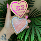 Swatch de Anais25 : I Heart Makeup Blushing Hearts, Makeup Revolution