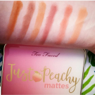 Swatch de Yoshi__59 : Just Peachy Matte - Palette de fards à paupières, Too Faced