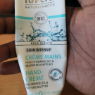 Swatch de Stellina : Crème Mains Basis, Lavera