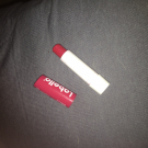 Swatch de Roxy : Fruity Shine Baume à lèvres, Labello