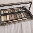 Swatch de Luciebly : Naked 2  Basics Palette, Urban Decay
