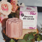 Swatch de It's Blossom Tea : Beurre de cacao solide, Lamazuna