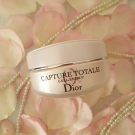 Swatch de Vaniglia : Crème fermeté et correction rides -Dior Capture Totale CE.L.L.ENERGY -soin anti-âge global, Dior