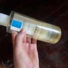 Swatch de Sarra djebali : Huile Lavante Relipidante Anti-Irritations - Lipikar Huile, La Roche-Posay