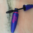 Swatch de Maevayvanna : Mascara Volum'Express The Rocket, Maybelline New York