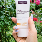 Swatch de Melissa_rynd : Crème Calmante Réparatrice, Condensé Paris