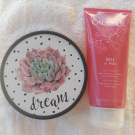 Swatch de HeleneDeDole : Gel Douche Rose de Vigne 200 ml, Caudalie