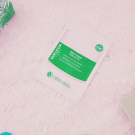 Swatch de pyxides_flacons : Skin food. body butter, Weleda