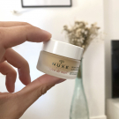 Swatch de Juste Sarah : Baume Lèvres Ultra Nourrissant Rêve de Miel, Nuxe