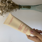 Swatch de Juste Sarah : Doux Nettoyant Moussant - Peaux Sèches ou Sensibles, Clarins