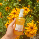 Swatch de Ninis08 : Eau de protection solaire hale sublimé SPF 50, Vichy