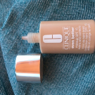 Swatch de beautyblondetest : Even Better Makeup SPF 15 - Fond de teint éclat correction teint SPF15, Clinique