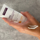 Swatch de melaniedhln : Crème Calmante Réparatrice, Condensé Paris