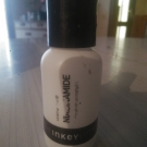 Swatch de Hikari : Niacinamide - Sérum, THE INKEY LIST