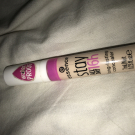 Swatch de AURELIA;VITULLO : Stay all day 16h long-lasting concealer, Essence