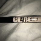 Swatch de AURELIA;VITULLO : HD Concealer cache-cernes photogénique, NYX