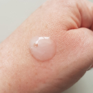 Swatch de Gabhy : Douche Crème Extra Doux Lait D'amande Douce, Le Petit Marseillais