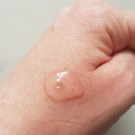 Swatch de Gabhy : Gel douche extra doux, pêche blanche & nectarine, Le Petit Marseillais