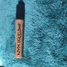 Swatch de Catarina : Liquid Suede Rouge à Lèvres Crème, NYX